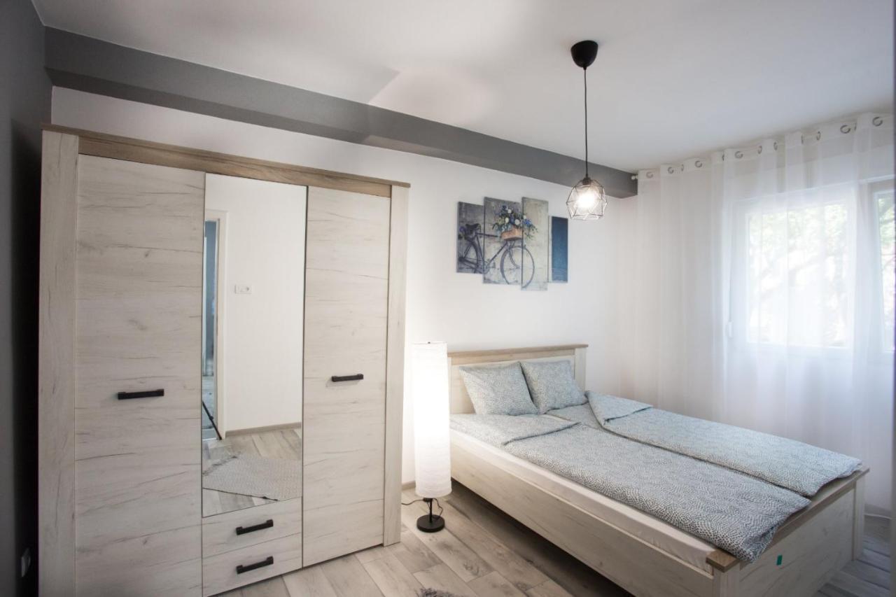 Apartman Petres ソンボル エクステリア 写真
