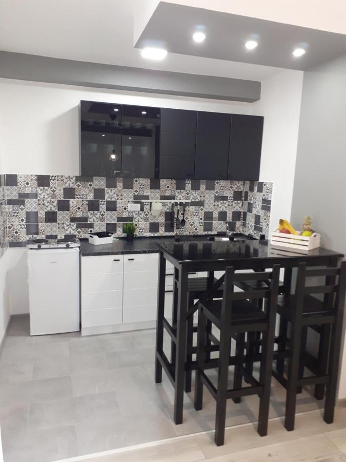Apartman Petres ソンボル エクステリア 写真