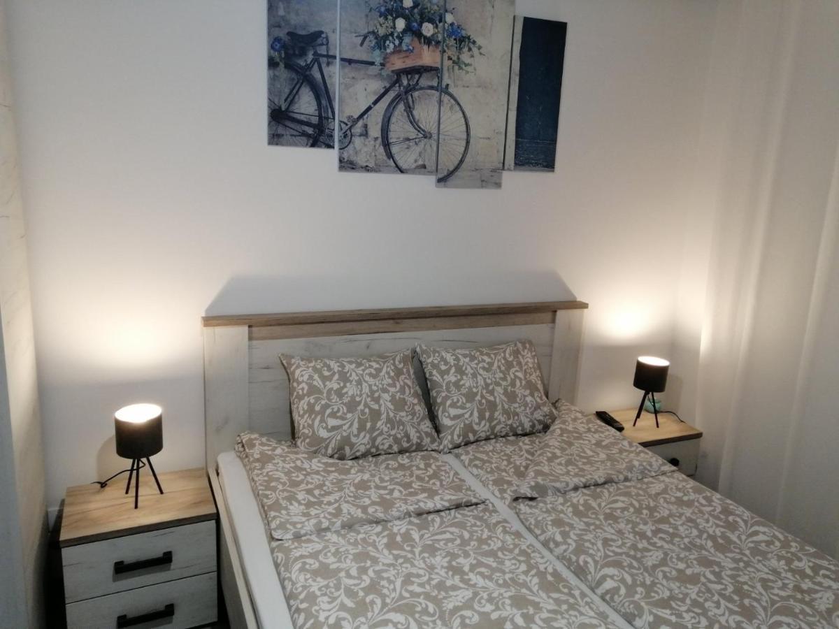 Apartman Petres ソンボル エクステリア 写真