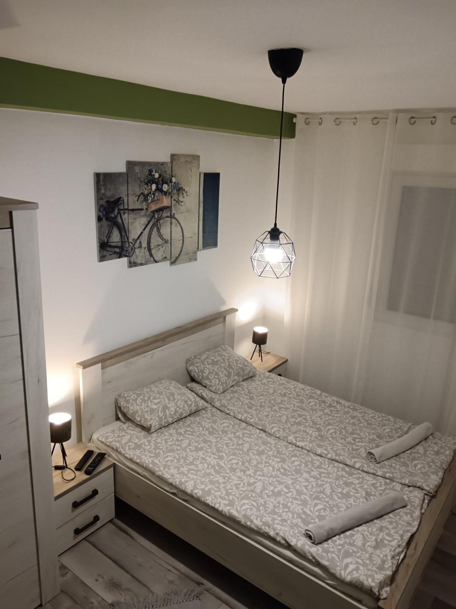 Apartman Petres ソンボル エクステリア 写真